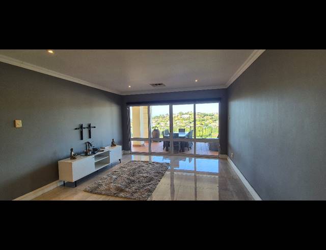 3 BEDROOM APARTMENT FOR SALE IN LA LUCIA